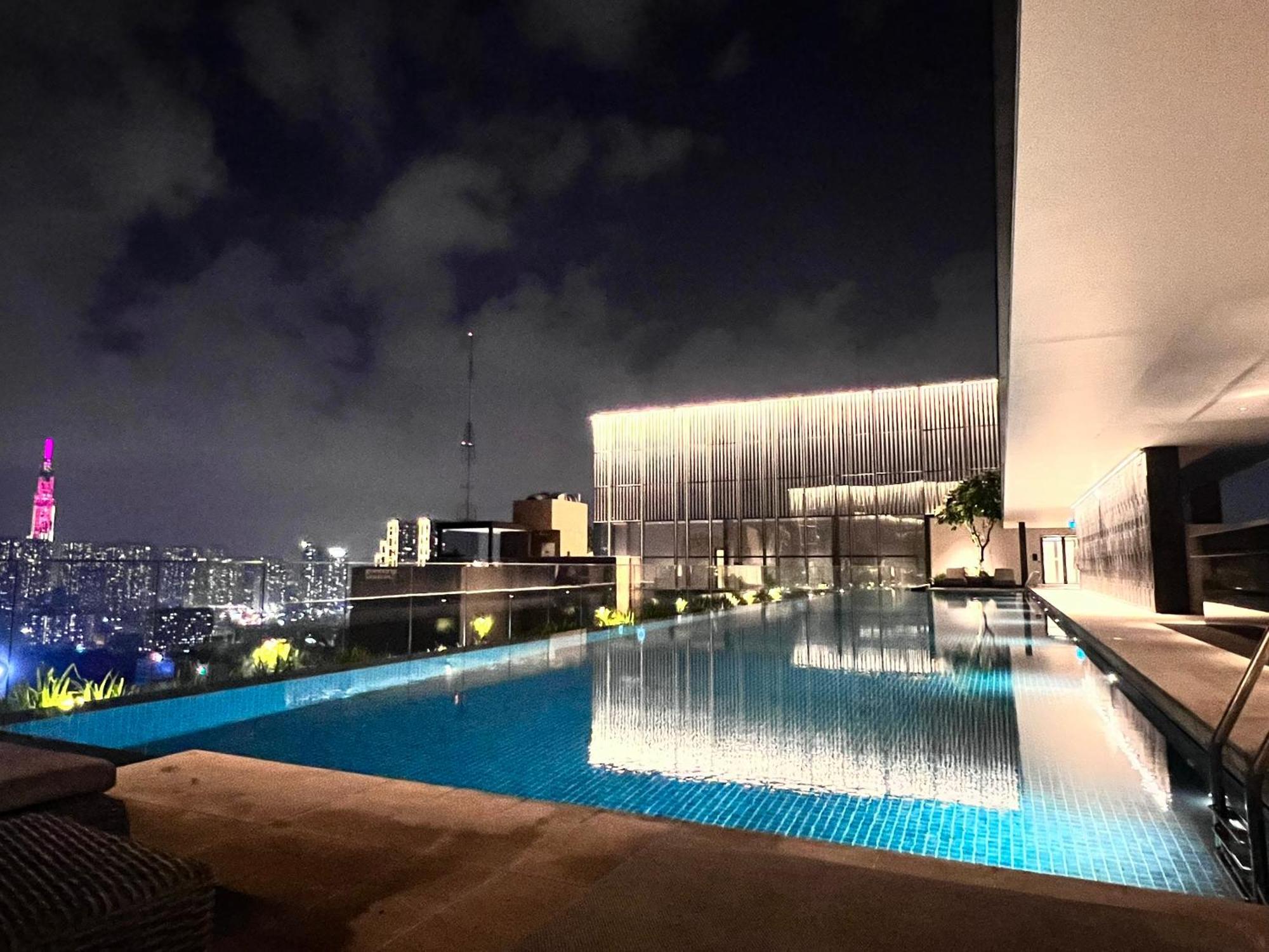 Luxury The Marq-free Infinity Pool, Gym & Bbq-d1 Couette-café